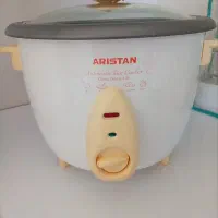 مقداری لوازم آشپزخانه