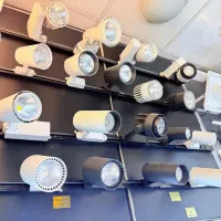 فروش  انواع پرژکتور ها،چراغ های ریلی مخصوص فروشگاه|لامپ و چراغ|اهواز, طالقانی|دیوار