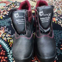 کفش ایمنی|کیف، کفش، کمربند|کبودرآهنگ, |دیوار