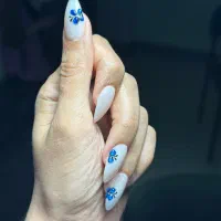 کاشت و ترمیم ناخن حرفه‌ای (قیمت ترمیم ۲۰۰)