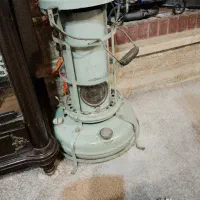 چراغ علاالدین ومیز و صندلی|کلکسیون اشیاء عتیقه|رویان, |دیوار