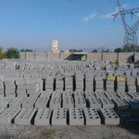 استادکار بلوک زن دیواری