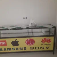 ویترین و پیش خوان مغازه