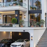 مغازه ۱۴۰ متری با بر۱۲ متر با۳درب ورودی بر فلسطین