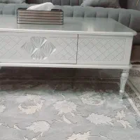 میز وسط مبل رنگ طوسی