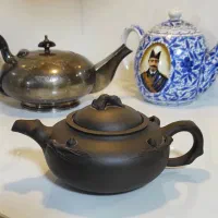 ۳عدد قوری قدیمی نوربلین، قلم آبی ناصری، ییشینگ چین|کلکسیون اشیاء عتیقه|نکا, |دیوار