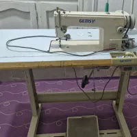 چرخ خیاطی تمیز سالم