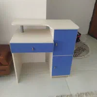 میز تحریر سالم