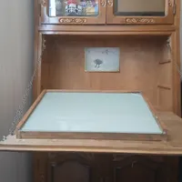 کتابخانه کمد دار و میز نور و میز تحریر چوبی آنتیک