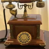 میز تلفن و تلفن