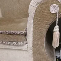 دو مبل تک نفره قدیمی با چوب محکم و چهارچوب قوی