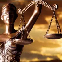 تنظیم کلیه اوراق قضایی و قراردادی توسط وکیل خانم