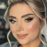 میکاپ و شنیون تخصصی و آموزش