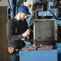 استخدام تکنسین فنی مکانیک دستگاه برش محصول سلولوزی