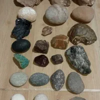 سنگهای زینتی .. جواهراتی . شهاب  نمیدانم