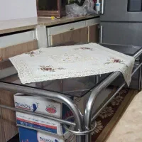 میز ناهار خوری تک بدون صندلی