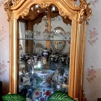 ویترین با جنس چوب راش کاملا سالم