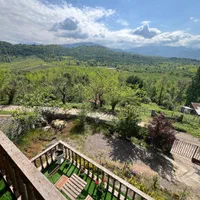 کلبه سوییسی ویو جنگلی|اجارهٔ کوتاه‌مدت ویلا و باغ|شفت, |دیوار