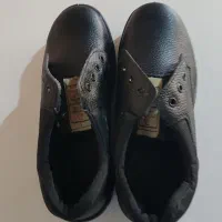 کفش و لباس کار نو|کیف، کفش، کمربند|هشتگرد, فاز ۲ مهستان|دیوار