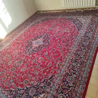 فرش دستباف قرمز لاکی