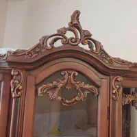 میز غذاخوری ۸نفره و مبل۷نفره و ویترین