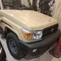 تویوتا لندکروزر سری 70