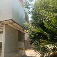تجاری مسکونی دارای دو باب مغازه ویک واحد دوبلکس