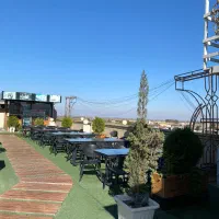 جذب نیرو خانم و اقا و فست فود کار