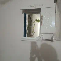 اینه توالت و حمام کاملا نو و سالم