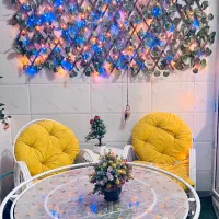 میز چهار نفره بهمراه دو عدد صندلی