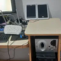 کامپیوتر رومیزی و میز|رایانه رومیزی|ایلام, |دیوار