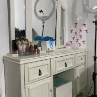 کمد میز آرایش یا آینه کنسول با آینه بزرگ