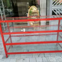 ویترین فروشگاهی فلزی شیشه‌دار