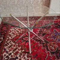 میز، صندلی   پرده