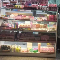 ویترین و بوفه