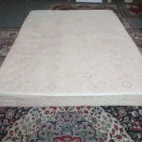 تخت خواب با تشک در حد نو