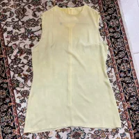 چند لباس در حد نو|لباس|قم, نخودی|دیوار