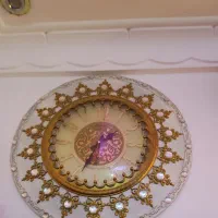ساعت دیواری دکوراتیو طرح کلاسیک و نگین دار