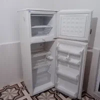 یک عدد یخچال