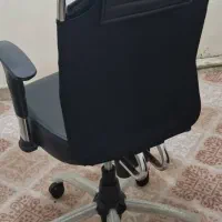 دو عدد صندلی اداری جک دار و چرخ دار نو نو|مبلمان اداری|تهران, هلال احمر|دیوار