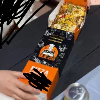 کمک آشپز و نیروی خدماتی با اخلاق برای فست فود