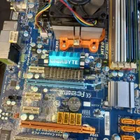 تعدادی باندلddr2کوادساپورت4گیگ رم وcpu