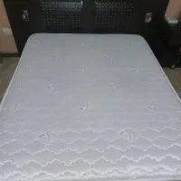 تخت دو نفره چوبی به همراه سرویس میز آرایش