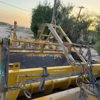 اسکریپر دقتکشت همراه با کنترل و گیرنده یونانی
