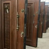 شاگرد برای نصب درب چوبی و ضد سرقت