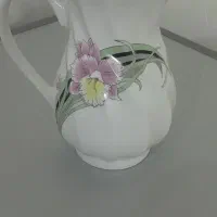 قوری و پارچ قدیمی چینی زیرخاکی|ظروف سرو و پذیرایی|بروجرد, |دیوار