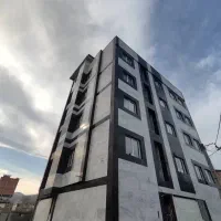 حیاط اختصاصی //دسترسی خوب //پارکینگ چند خودرو