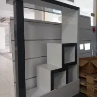 قفسه و ویترین مغازه