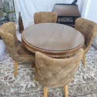 میز نهار خوری ۴نفره درحدصفر نونو اصلا استفاده نشد