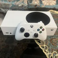 ایکس باکس سریز اس . Xbox series s